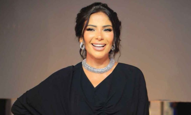 منى زكي