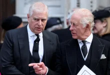 الملك تشارلز الثالث، قصر بكنغهام