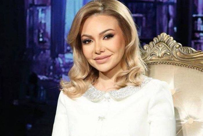 نادين تحسين بيك